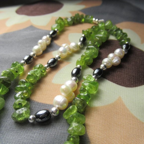 Peridot Pearl Necklace on Sterling Silver Chain - Picture 4 of 8